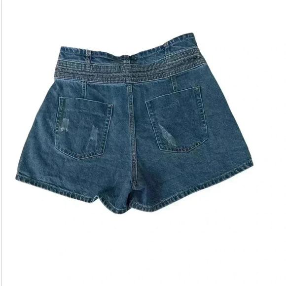 Like New Women’s High Waisted Denim Mom Shorts size 27 - Picture 2 of 3